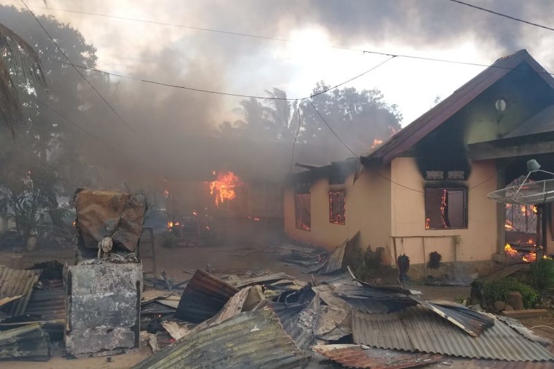 TNI-Polri redam konflik warga di Buton