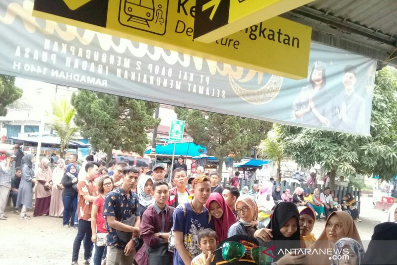 Penumpang KA Sukabumi-Cianjur meningkat 40 persen