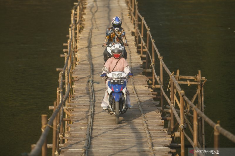 Jembatan Bambu Sungai Progo Antara News 