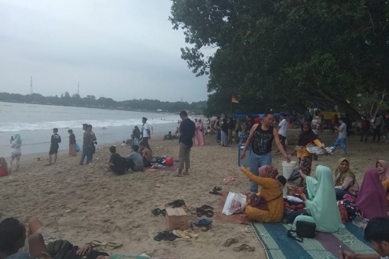 Jalur Wisata Pantai Carita Anyer Padat Antara News