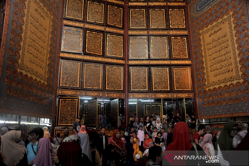 Objek wisata Al Quran Al Akbar gandus ramai pengunjung
