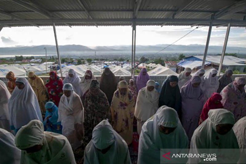 Shalat Id di kamp pengungsian