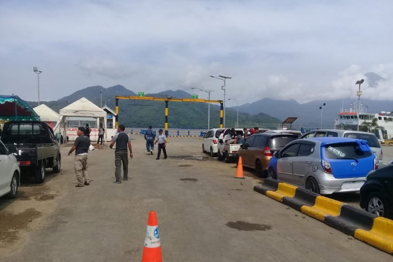 Asdp Ternate Kendaraan Tujuan Antarpulau Meningkat Lebaran 2019 Antara News