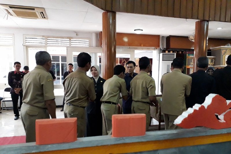 COVID-19 Task Force chief performs Eid prayers at BNPB Building