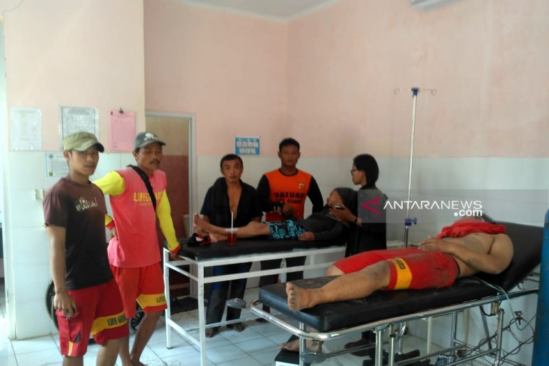 Relawan Balawisata terjebak di karang pantai Sukabumi saat selamatkan wisatawan
