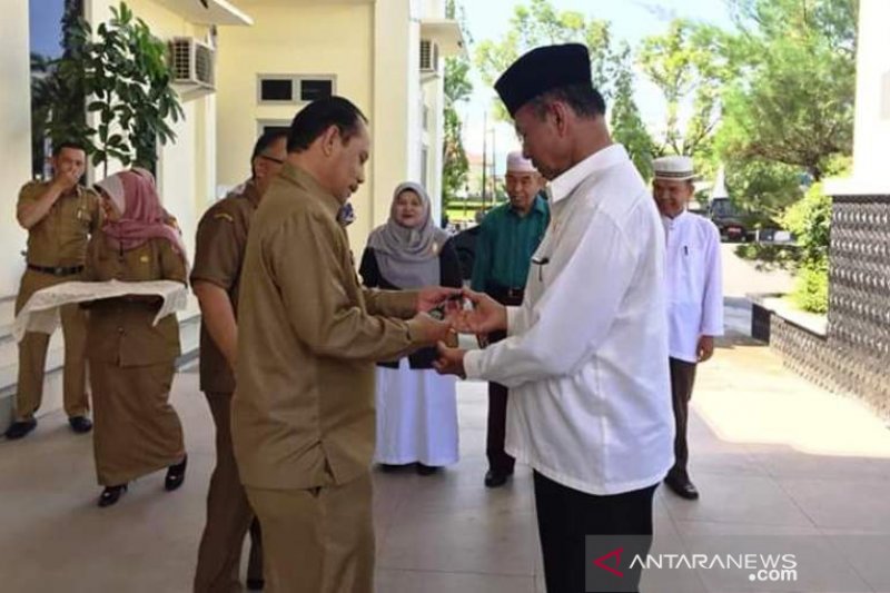 Pemkot Solok serahkan mobil operasional Baznas