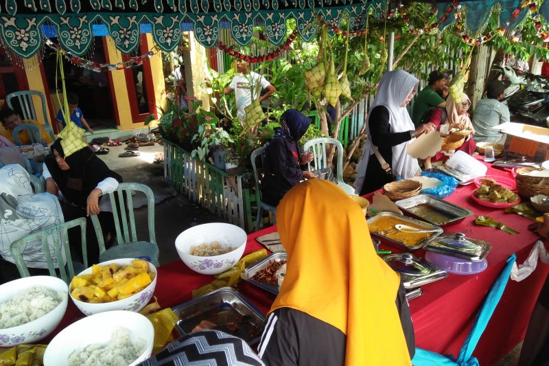 Lebaran ketupat di Parigi pererat tali silaturahmi.
