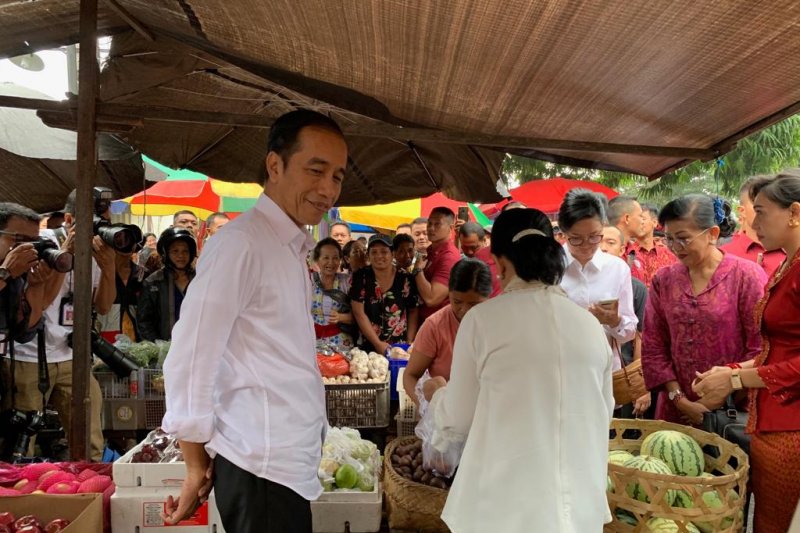 Jokowi bilang rekonsiliasi politik dengan Prabowo bisa dengan naik kuda