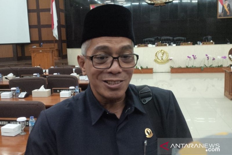 Legislator sebut sosialisasi PPDB di Jabar gagal