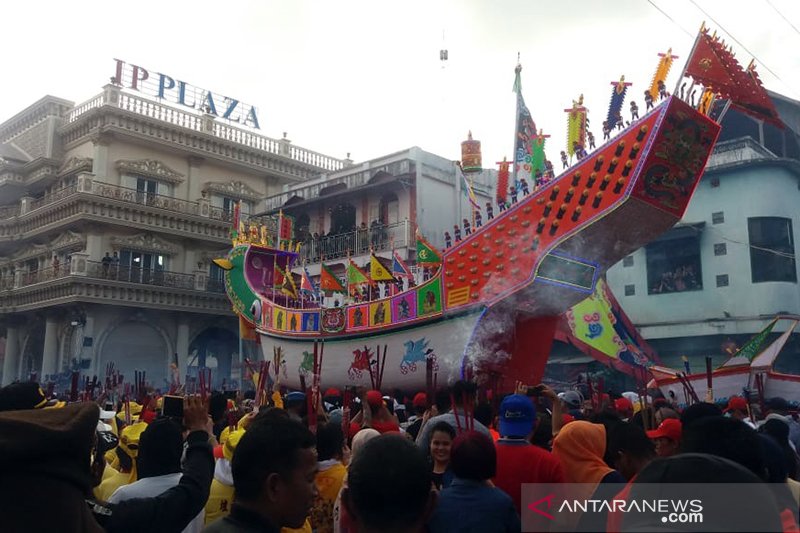 Semarak Bakar Tongkang di Bagansiapiapi