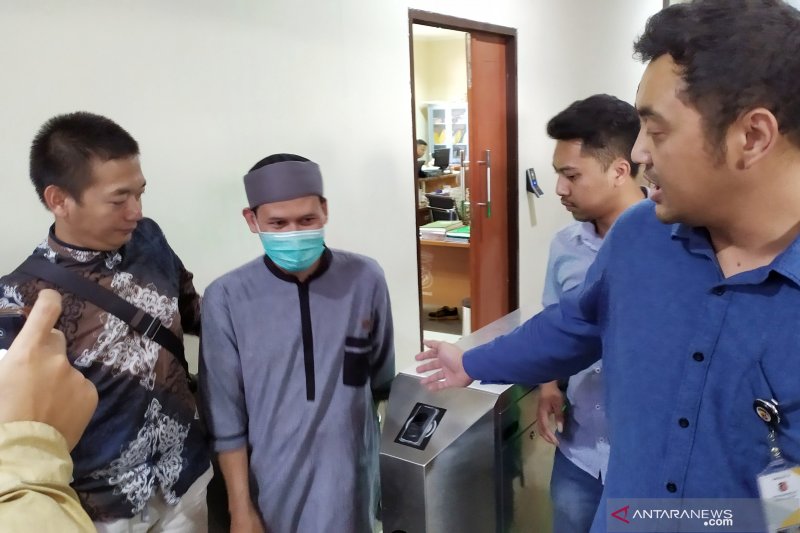 Harapan kuasa hukum, Rahmat Baequni tidak langsung ditahan