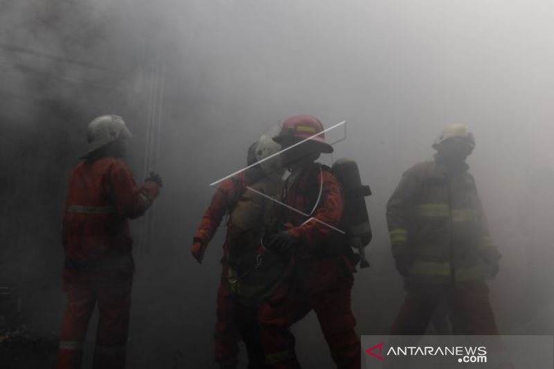 KEBAKARAN GUDANG PETASAN