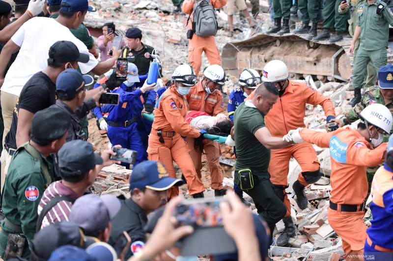 Korban bangunan runtuh di Kamboja jadi 18 tewas, 24 cedera