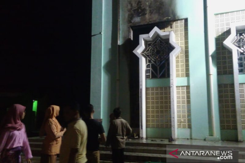 Kebakaran terjadi di Masjid Agung Nurul Iman Padang