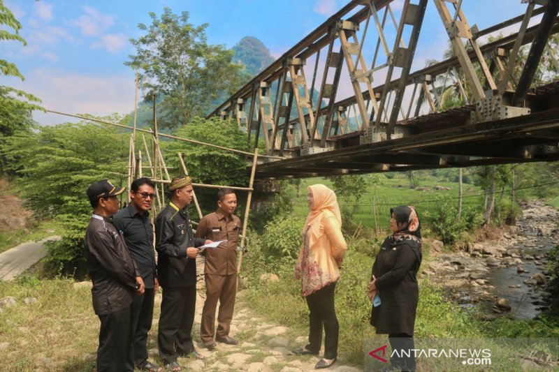 Pembangunan jembatan di wilayah terpencil di Purwakarta dianggarkan Rp11 miliar