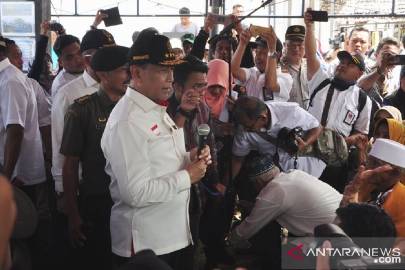 Wiranto temui pengungsi Sigi