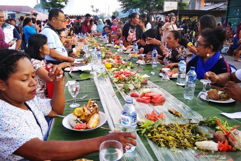 Pemerintah Biak menyediakan 8 ton ikan untuk makan gratis di festival BMW