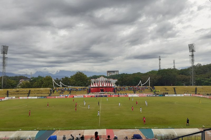 PS Tira Persikabo permalukan tuan rumah Semen Padang