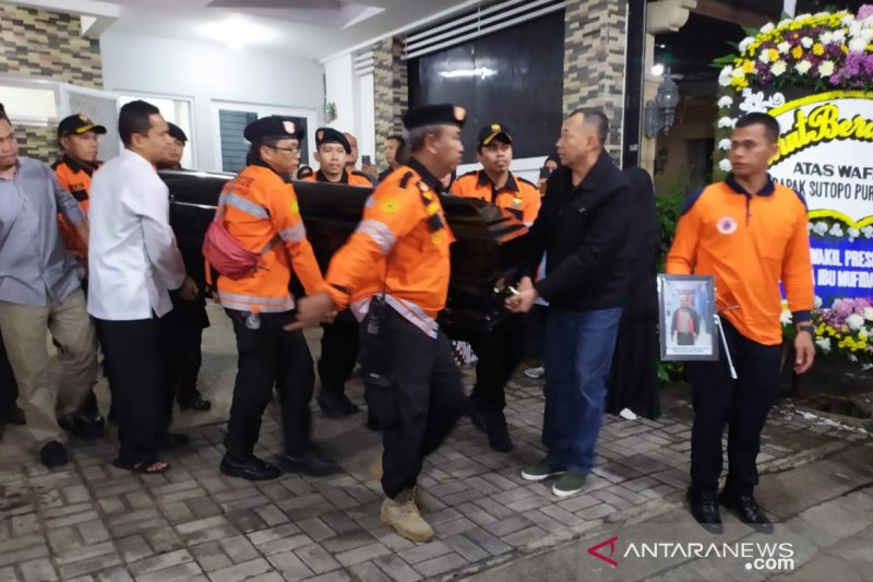 Jenazah Sutopo kembali diterbangkan ke Solo
