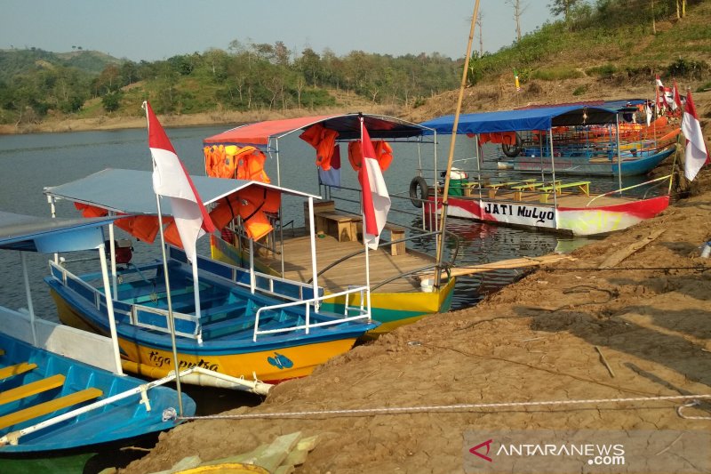 Kudus studi banding layanan uji kelaikan perahu ke Wonogiri