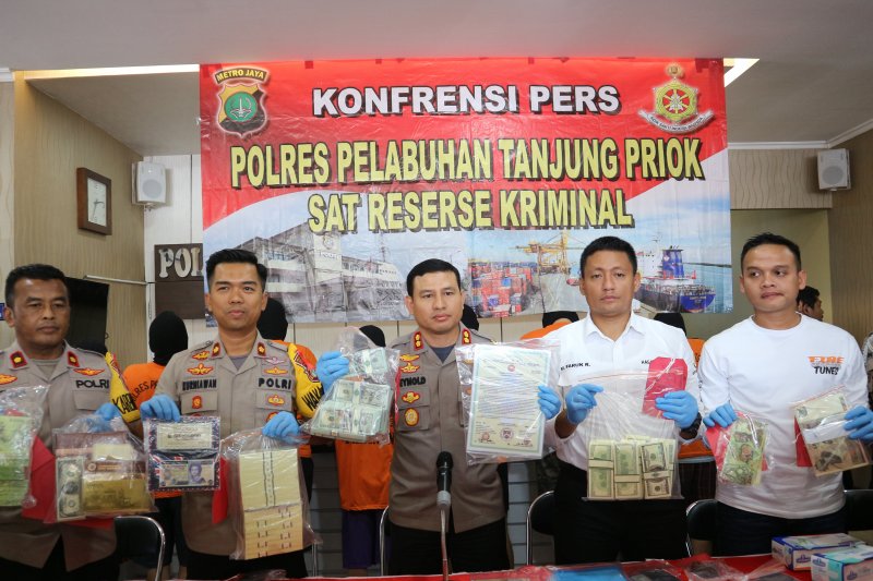 Polres Pelabuhan Tanjung Priok Gagalkan Peredaran Miliaran Valas Palsu