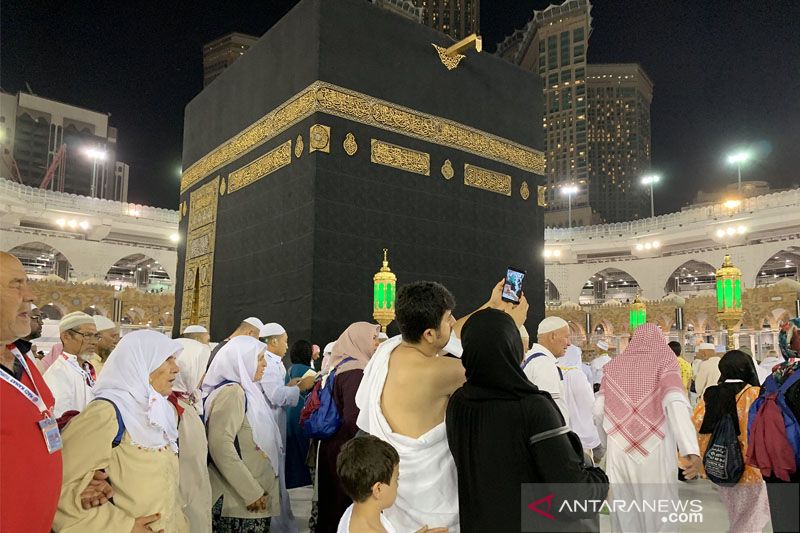 Ribuan Jamaah Melakukan Tawaf Qudum Antara News