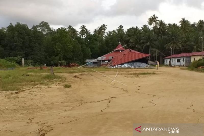 DAMPAK GEMPA MALUKU UTARA