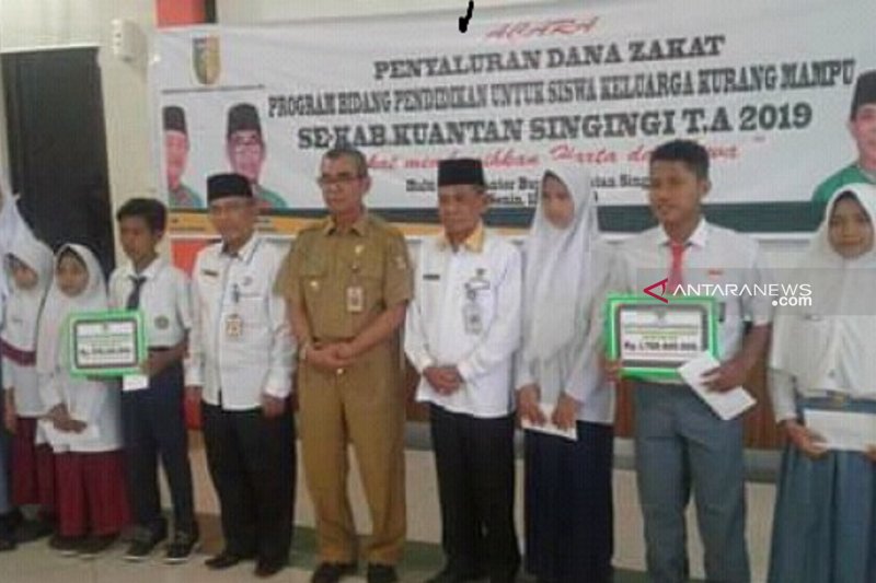 Baznas Kuansing salurkan bantuan Rp2 miliar