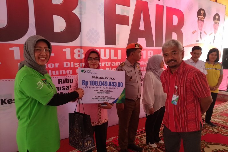 Dua ahli waris peserta BPJS Ketenagakerjaan peroleh santunan Rp363 juta
