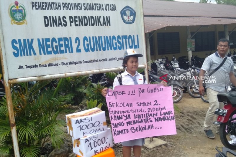 Pesisir Selatan minta Gubernur bebaskan uang komite sekolah
