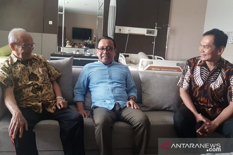 Buya Syafii Maarif sakit, Jokowi utus Mensesneg menjenguknya