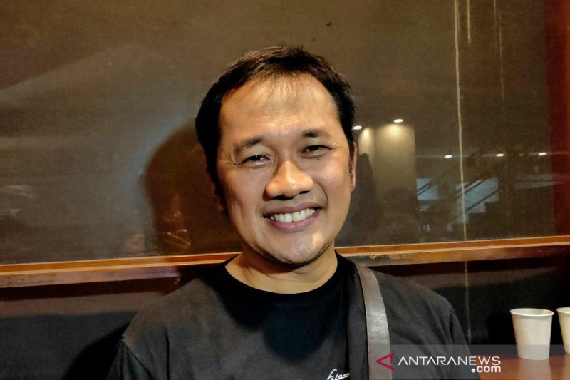 Pesan Hanung Bramantyo untuk artis yang bersinar Iqbaal Ramadhan