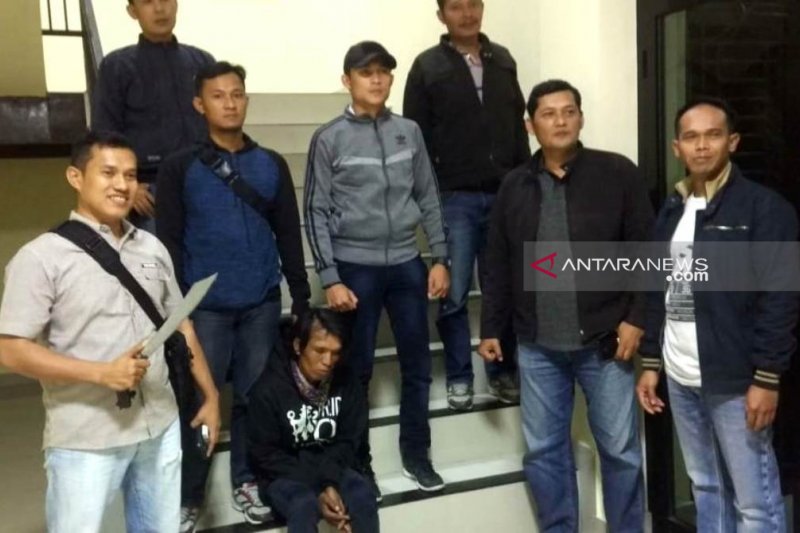 Pengamen pelaku pembacokan warga ditangkap polisi