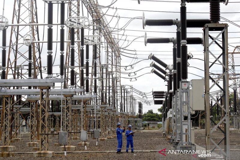 Ribuan pelanggan PLN Karawang terkena dampak pemadaman listrik 10 jam