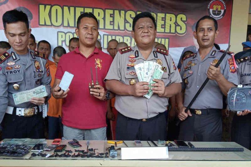 Polisi Indramayu bekuk tujuh pencuri sepeda motor