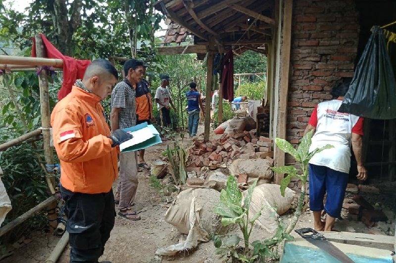 Empat rumah di Garut rusak akibat gempa Banten