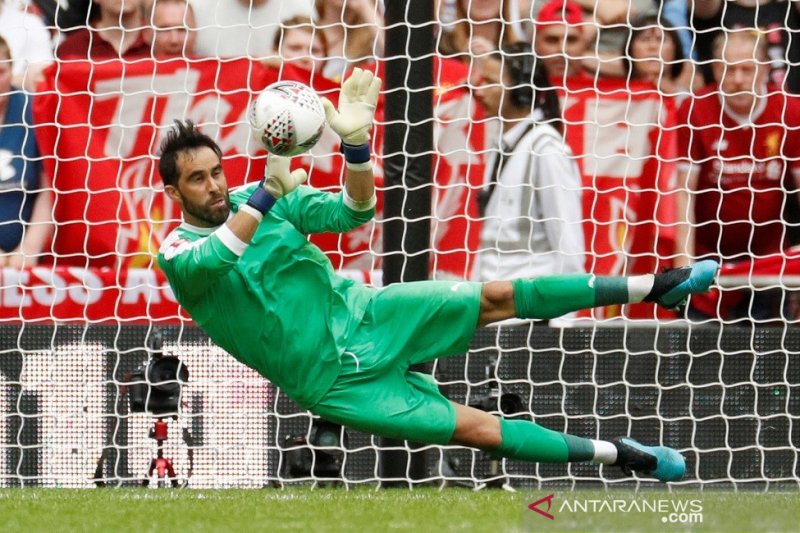 Pep Guardiola puji kiper City setelah menang atas Liverpool