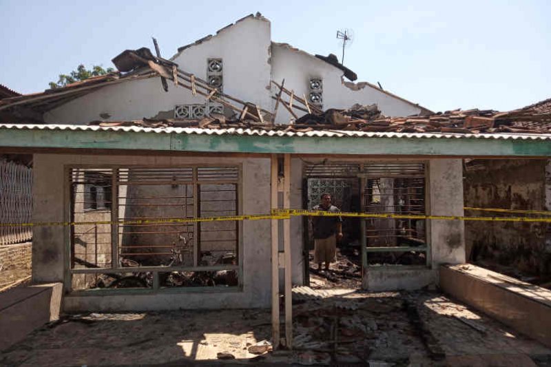 Tiga rumah di Indramayu alami kebakaran saat padam listrik