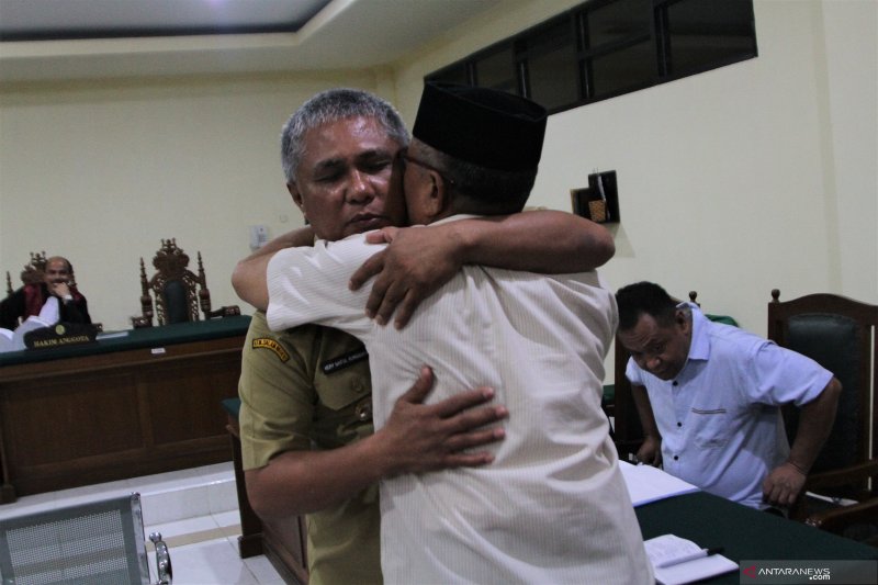 SIDANG DUGAAN KORUPSI BUPATI KONAWE