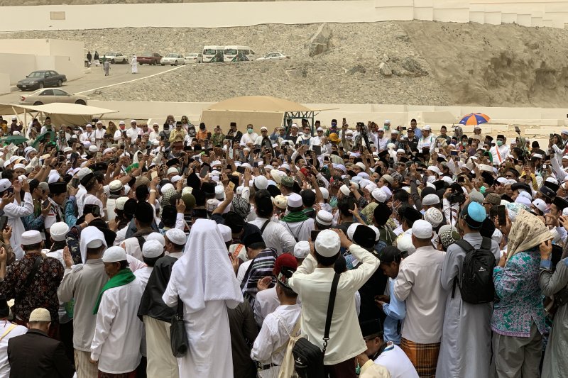 Suhu di Mekkah teduh saat hari wafatnya KH Maimoen Zubair