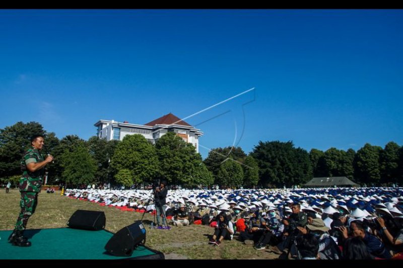 Kasad memberi motivasi ribuan mahasiswa baru UGM
