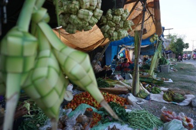 Persiapan bahan kuliner menjelang Idul Adha