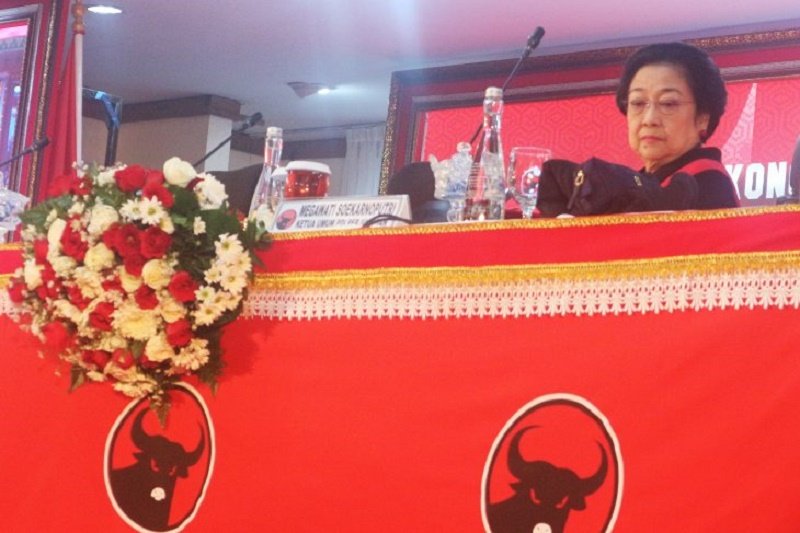 Megawati ditanya soal kader dicalonkan menteri: Tunggu tanggal mainnya