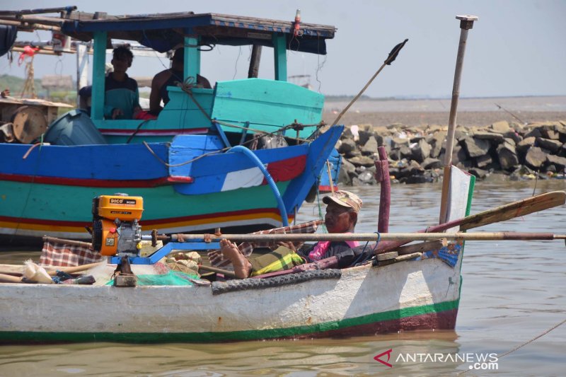 Tumpahan minyak Pertamina di perairan Karawang bawa untung nelayan, kata DKP