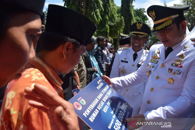 Pemkot Palu salurkan dana setimulan untuk rumah dan masjid rusak berat