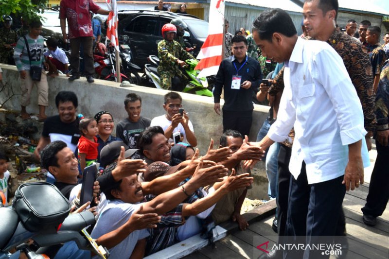 PRESIDEN KUNJUNGI PERBATASAN