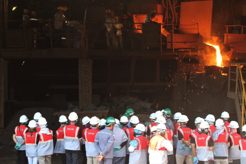 Peserta SMN Bangka Belitung diperlihatkan pabrik pemrosesan biji nikel