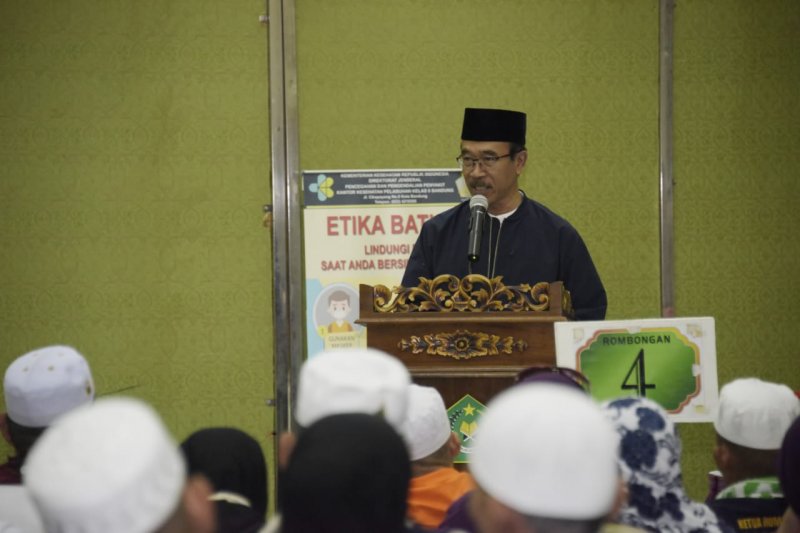 Kepulangan kloter I jamaah haji Jawa Barat disambut Sekda Daud Achmad