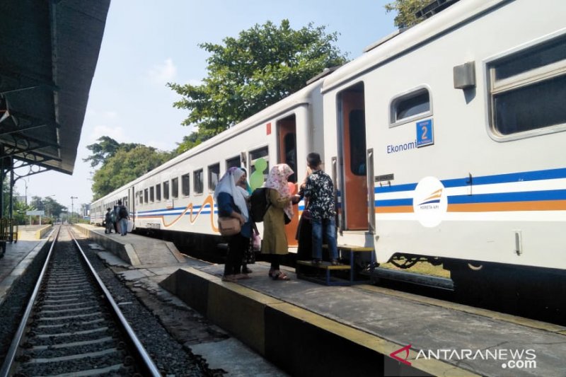 Penumpang KA Siliwangi meningkat manfaatkan tiket gratis HUT RI