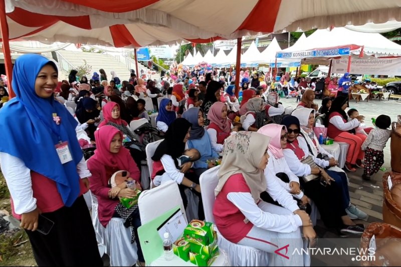 Menyusui bayi serentak warnai pekan menyusui sedunia di Tanjungpinang Kepulauan Riau